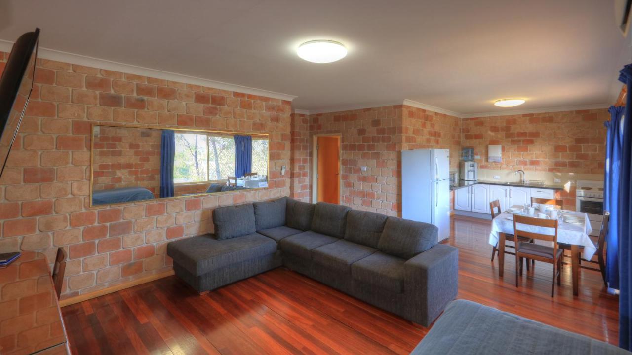 Golfers Inn Тентерфилд Экстерьер фото
