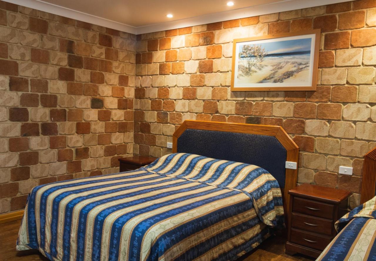 Golfers Inn Тентерфилд Экстерьер фото