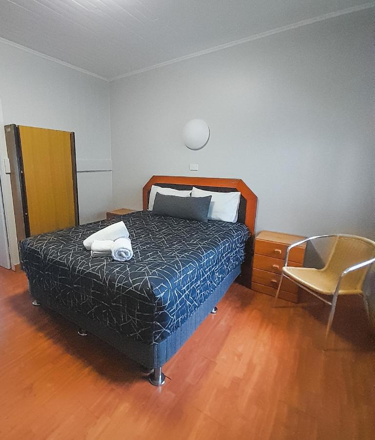 Golfers Inn Тентерфилд Экстерьер фото