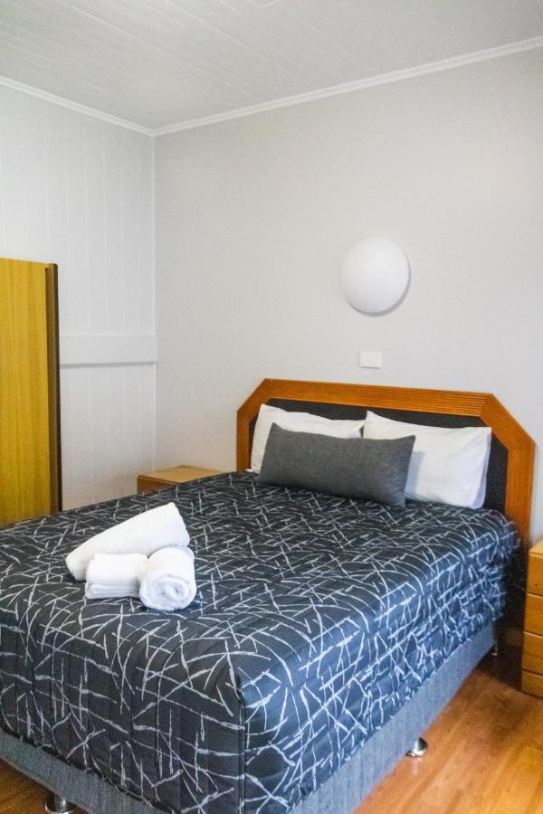 Golfers Inn Тентерфилд Экстерьер фото